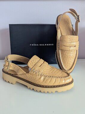Freda Salvador Juana Slingback Lug Sole Loafers Quince Croc Size 7 New Box $425